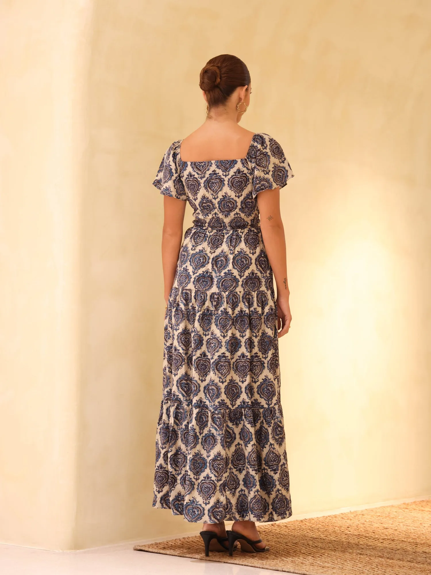 Bustier Detailed Butterfly Sleeved Tiered Maxi Dress