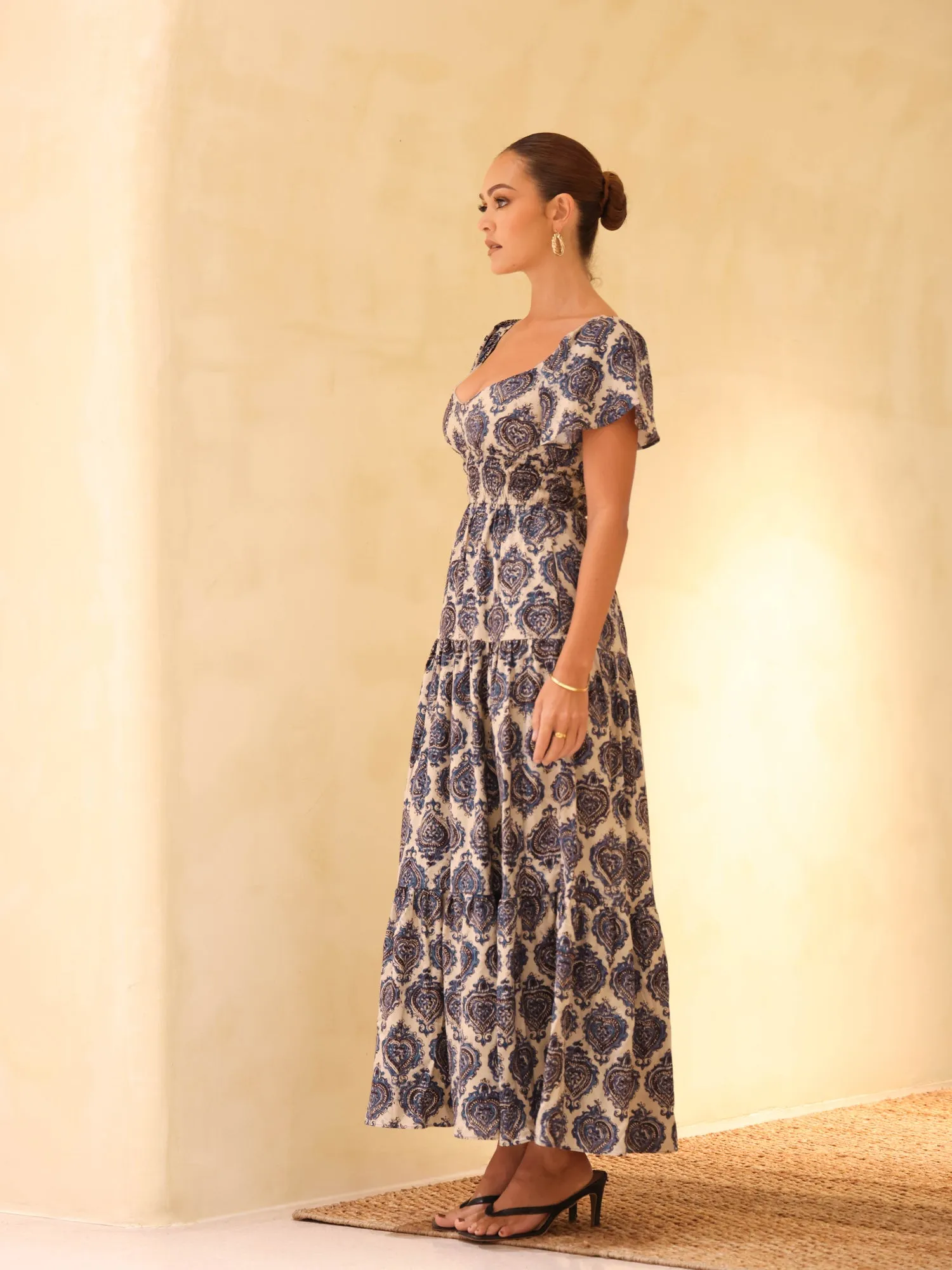 Bustier Detailed Butterfly Sleeved Tiered Maxi Dress