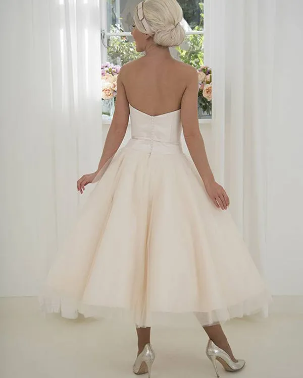 Ivory Tulle Ball Gown Wedding Dress 2019 Simple Sexy Strapless Sweetheart Bodice Beaded