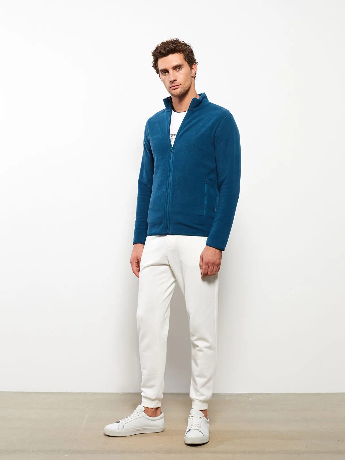 LCWAIKIKI Basic Comfortable Fit Stand Up Collar Men Sports Cardigan