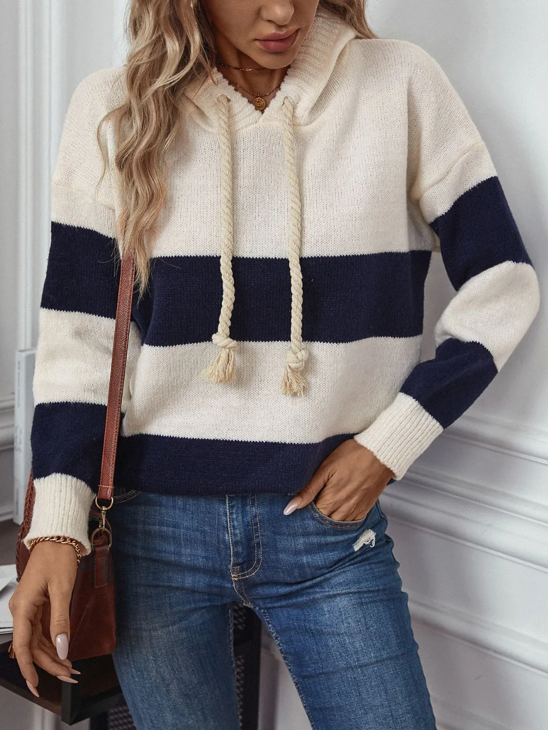 Lilian | Casual Hoodie Sweater with Adjustable Drawstring