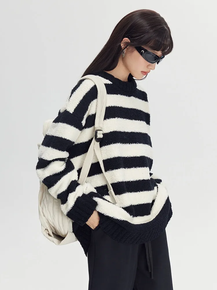Loose Border Sweater