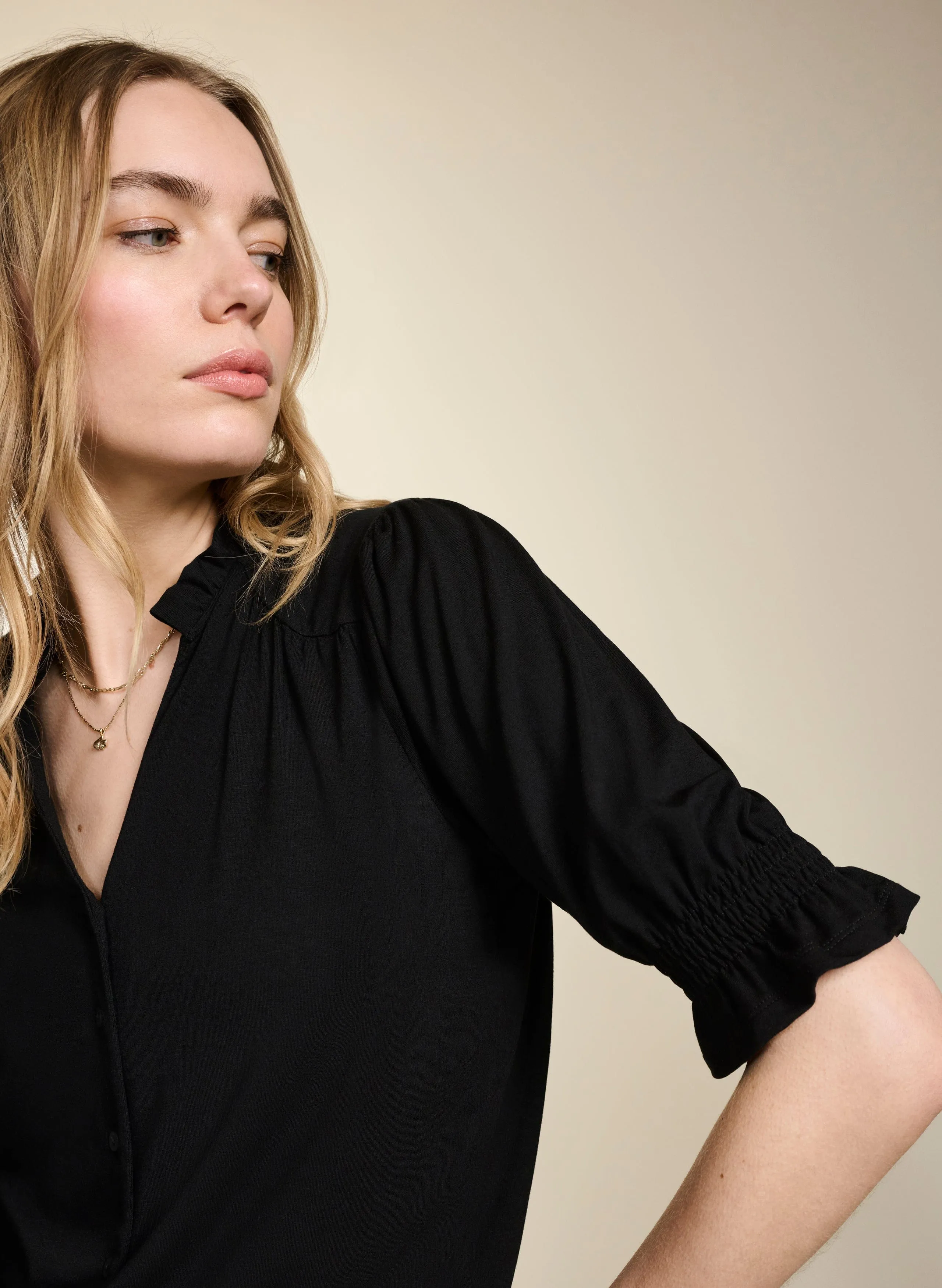 Noa LENZING™ ECOVERO™ Blouse | Caviar Black