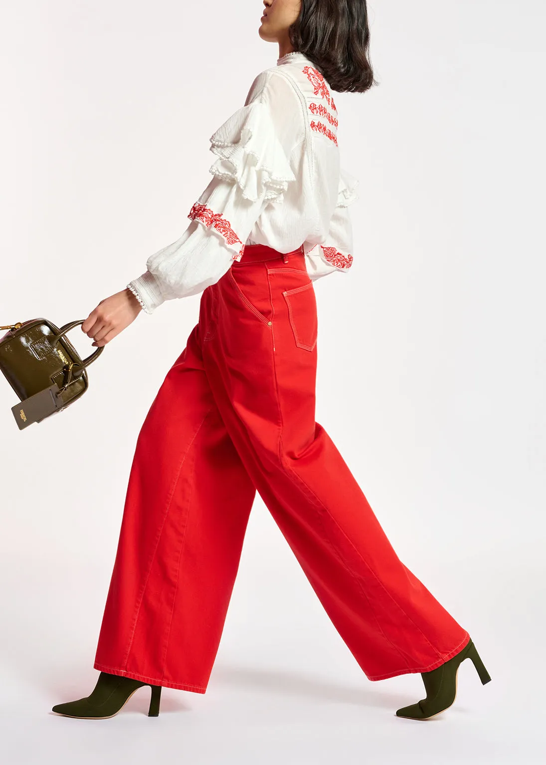 Off-white ruffled lace-trimmed top