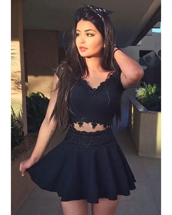 Sexy Black Short Two Piece Homecoming Dresses Appliqued Lace V-Neckline Party Gowns