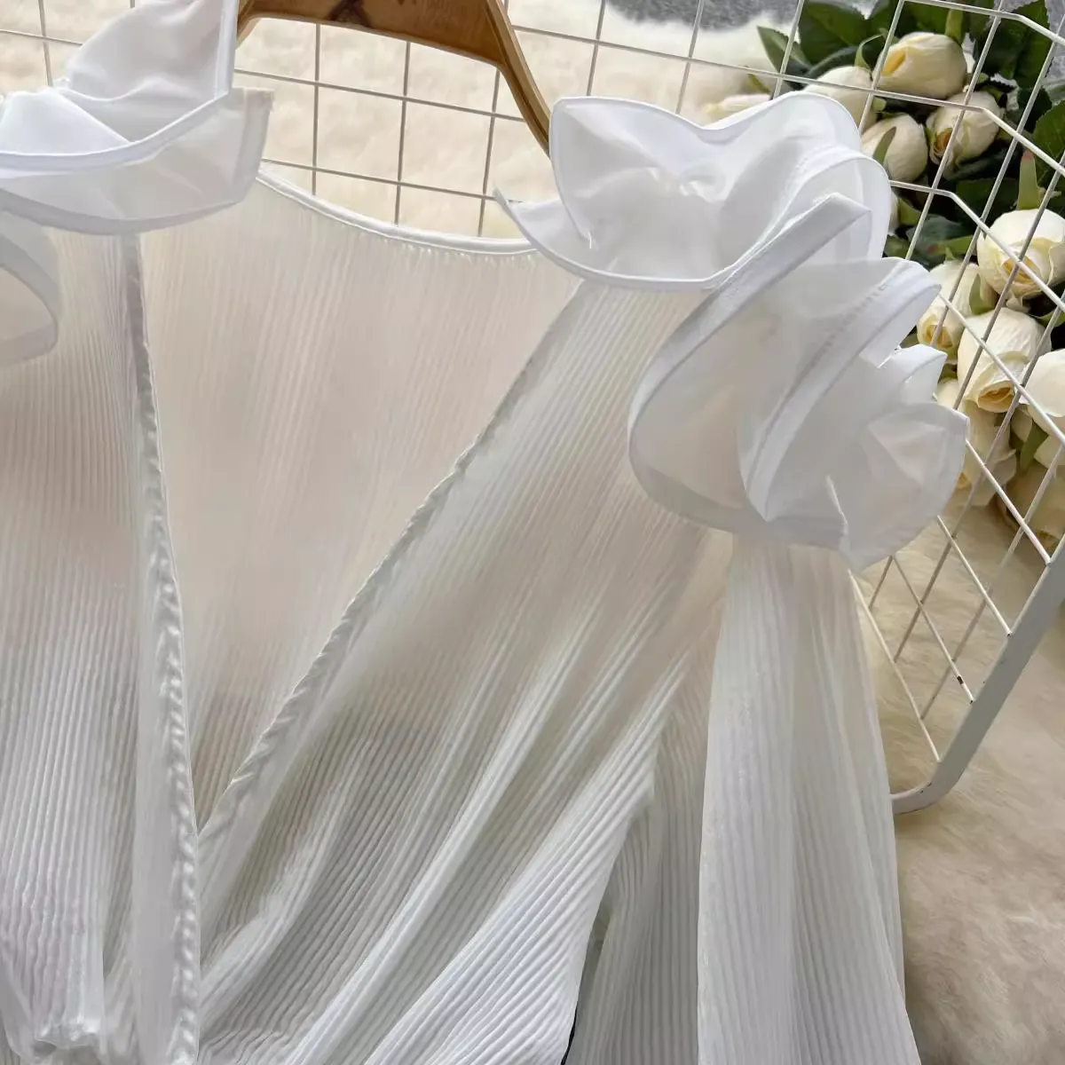 Three-dimensional flower ruffled pleated V-neck pullover blouses