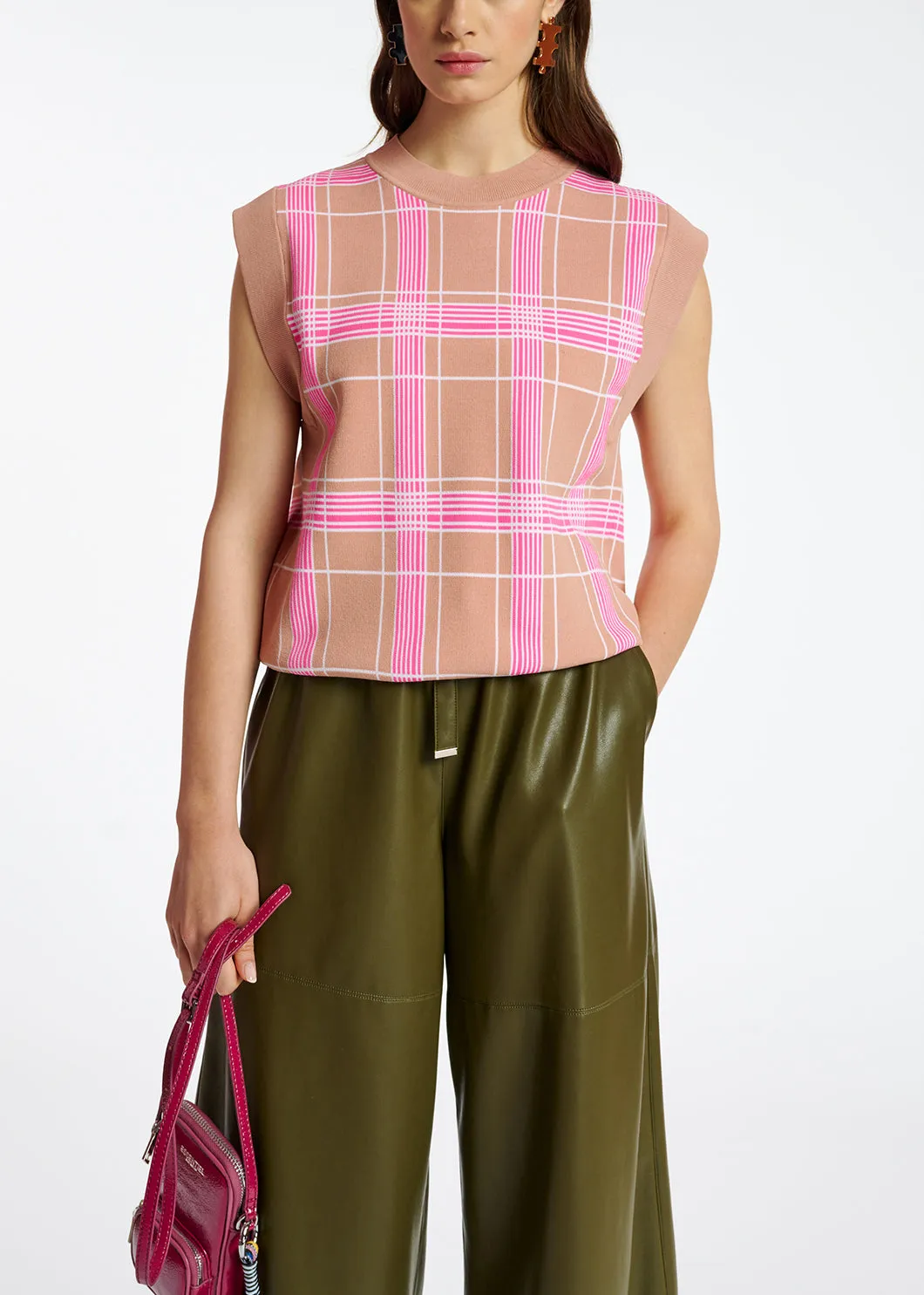Vintage pink sleeveless knitted top with check motif