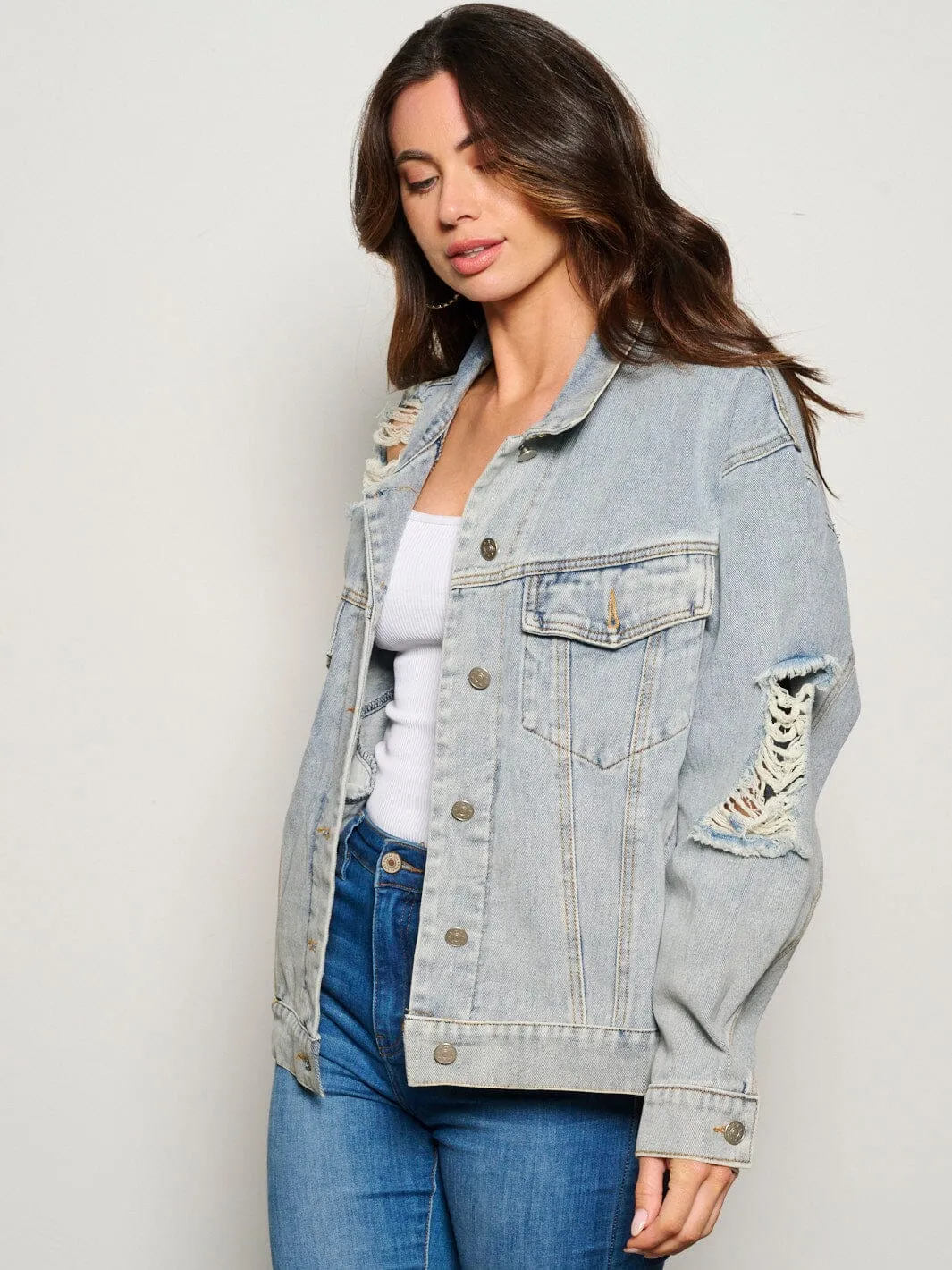 WOMEN'S LONG SLEEVE BUTTON CLOSURE DISTRESSED POCKETS DENIM JACKET