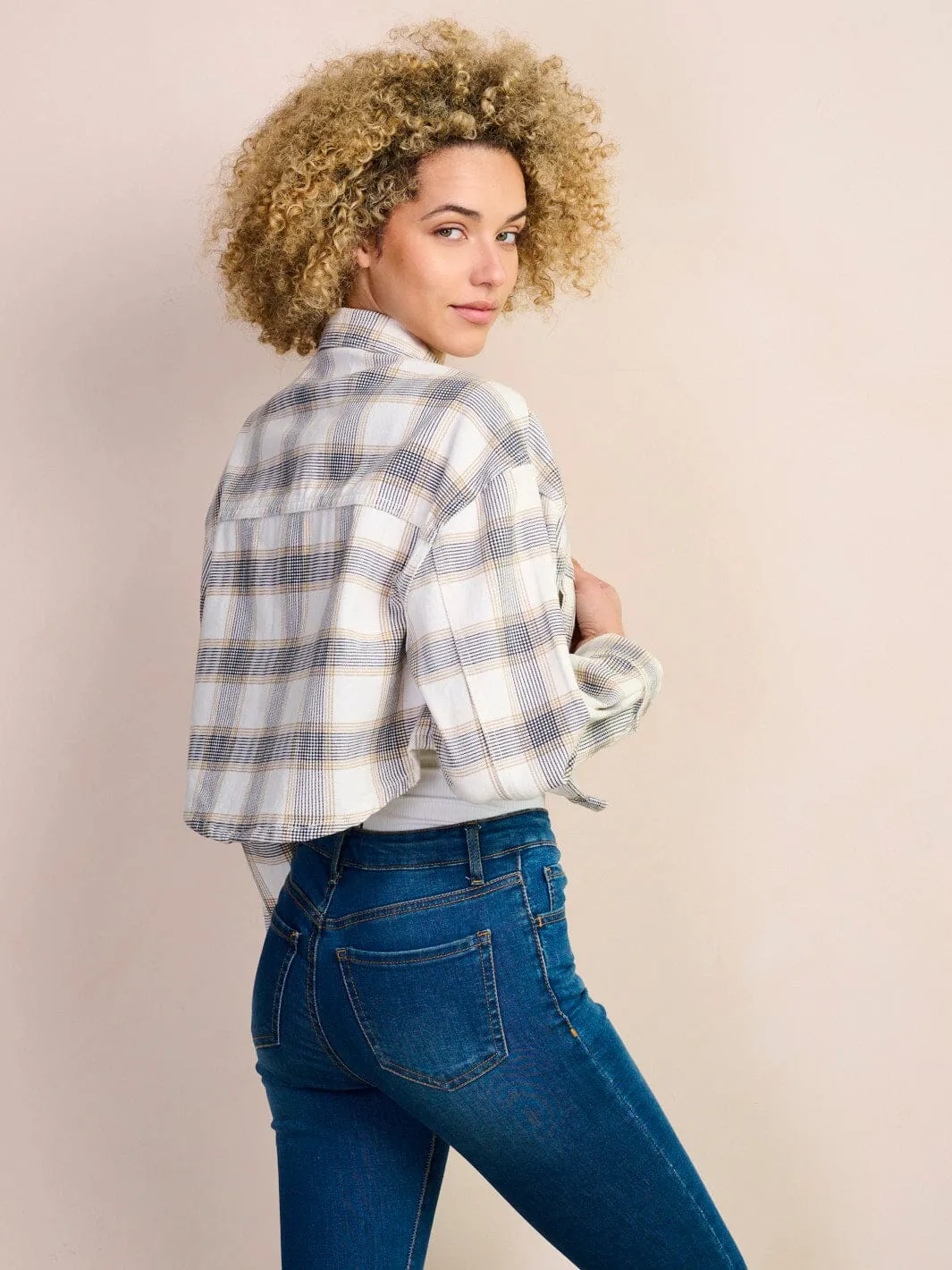 WOMEN'S LONG SLEEVE BUTTON CLOSURE PLAID DENIM CROP JACKET