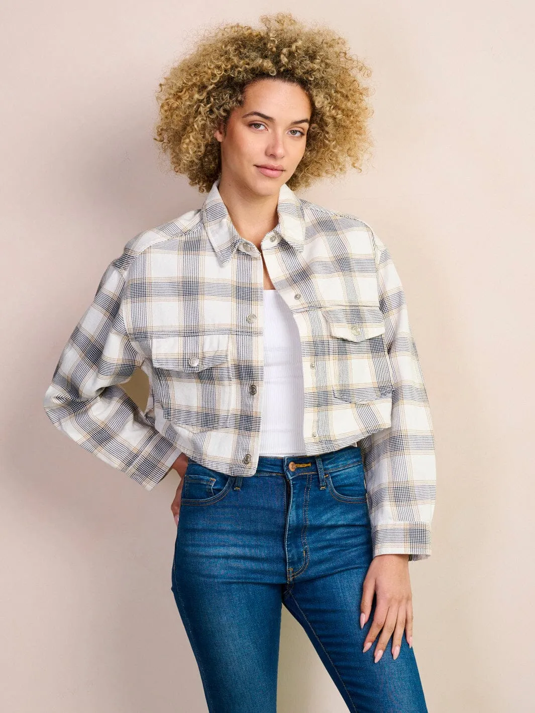 WOMEN'S LONG SLEEVE BUTTON CLOSURE PLAID DENIM CROP JACKET
