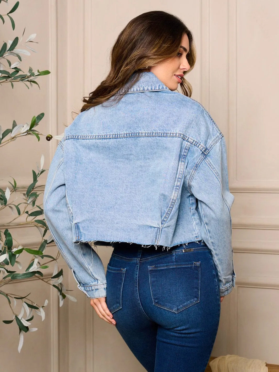 WOMEN'S LONG SLEEVE BUTTON CLOSURE RAW EDGE DENIM JACKET