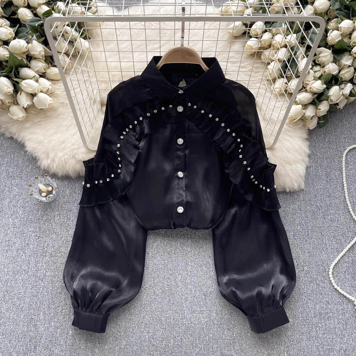 Women's ruffled age-reducing puff sleeves blouses