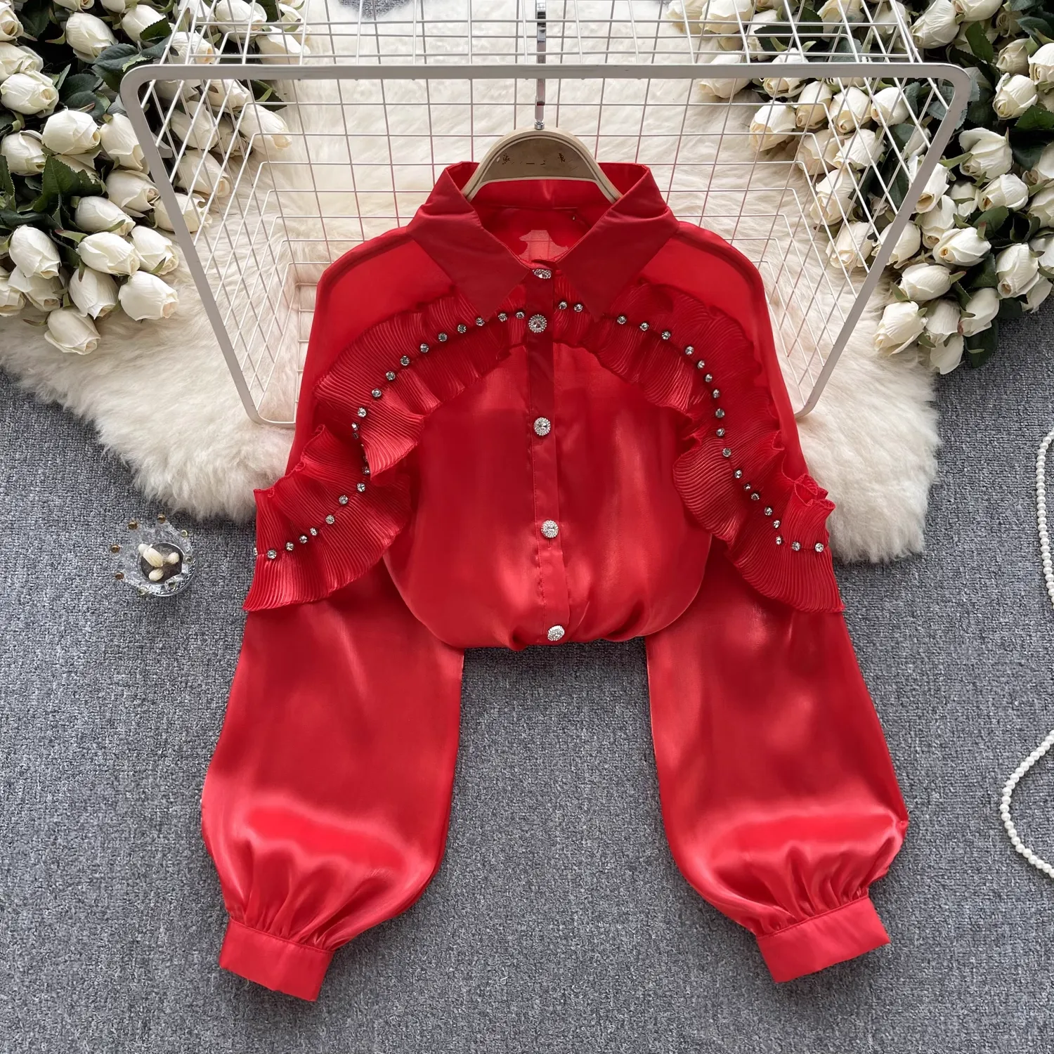 Women's ruffled age-reducing puff sleeves blouses