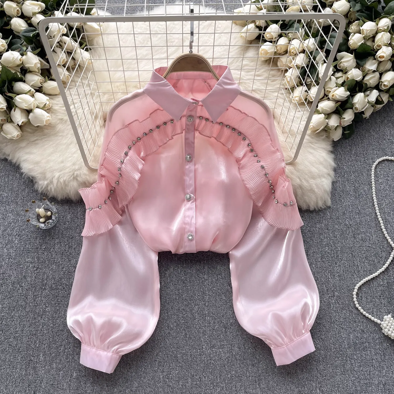 Women's ruffled age-reducing puff sleeves blouses