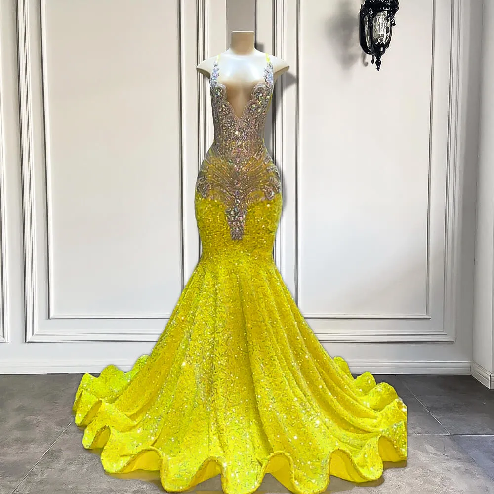 Yellow V-Neck Sleeveless Mermaid Prom Dresses Featuring Beadings and Sequins